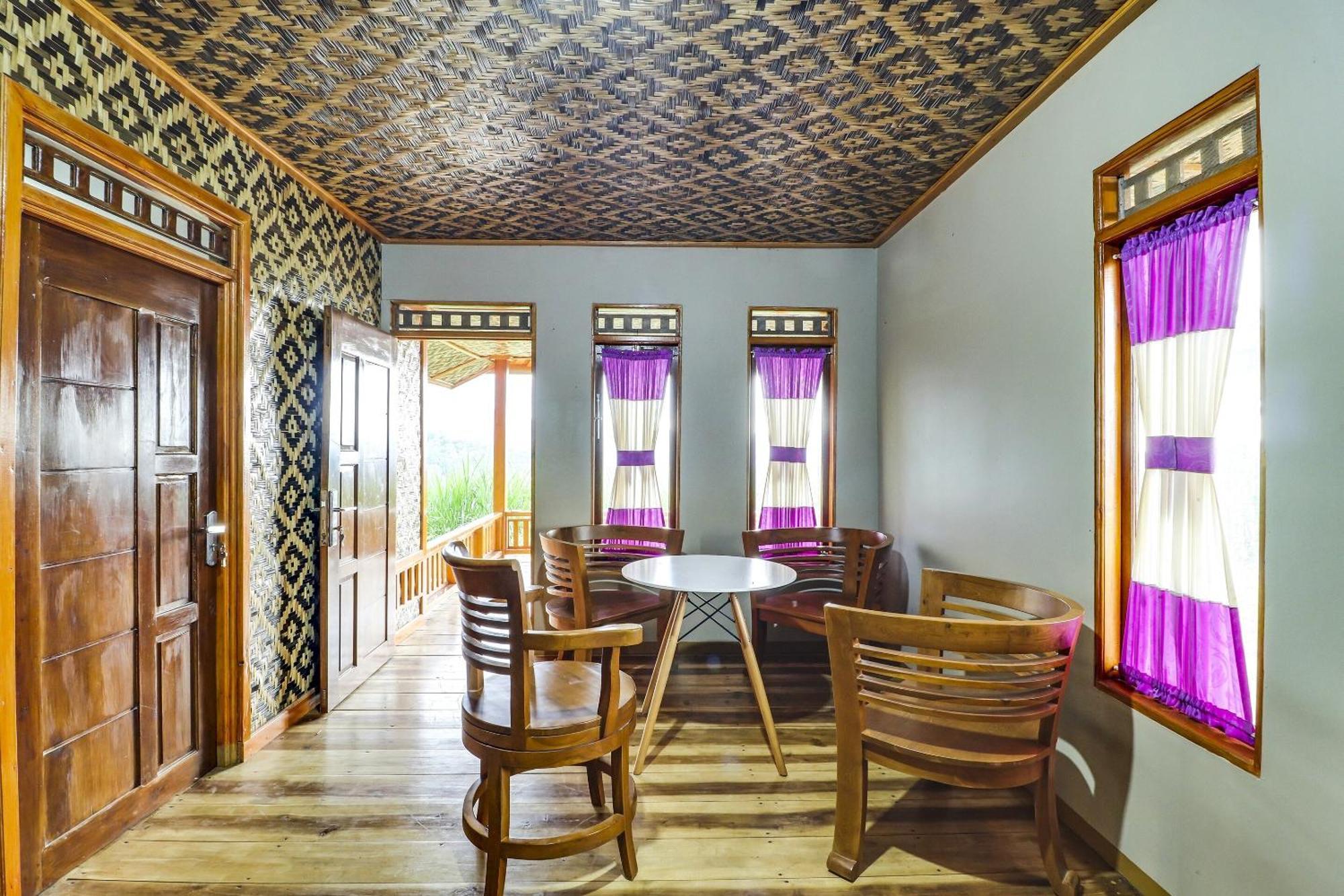 Oyo Homes 90956 Desa Wisata Guranteng Pendjalu Екстериор снимка