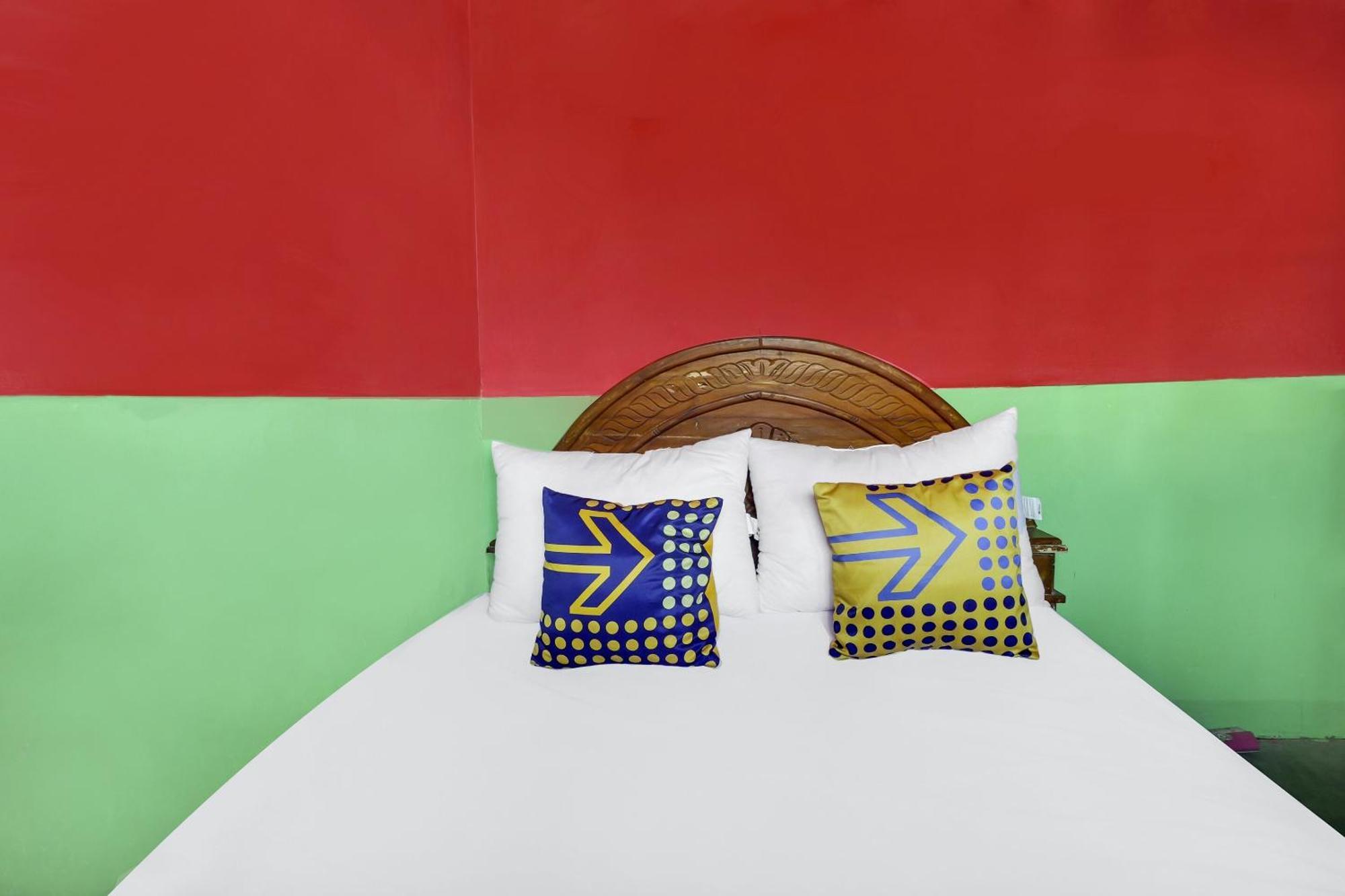 Oyo Homes 90956 Desa Wisata Guranteng Pendjalu Екстериор снимка