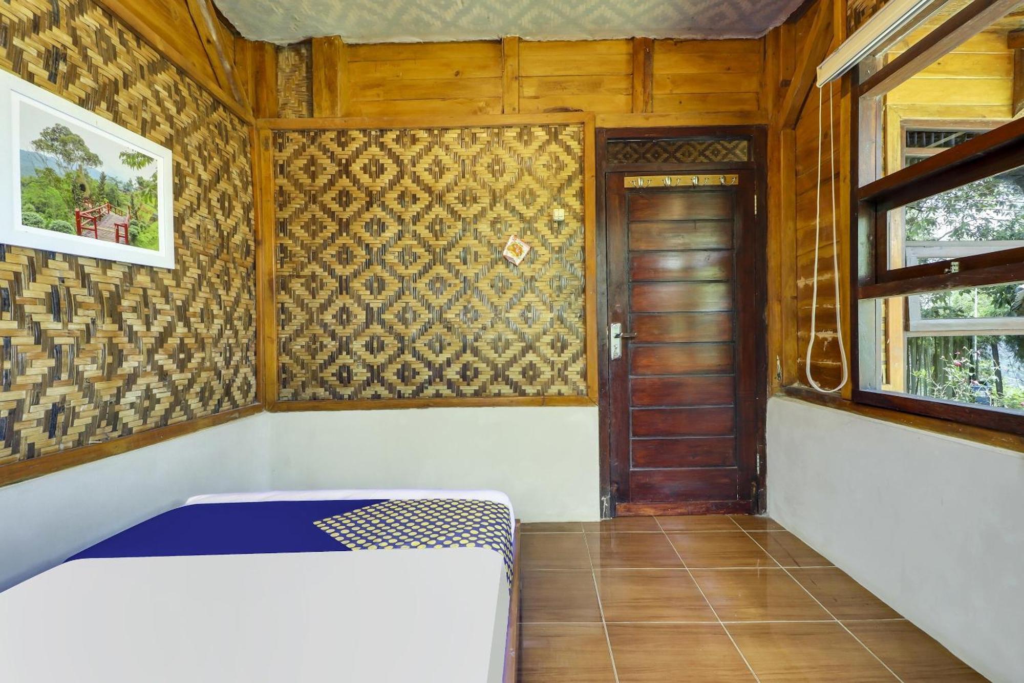 Oyo Homes 90956 Desa Wisata Guranteng Pendjalu Екстериор снимка