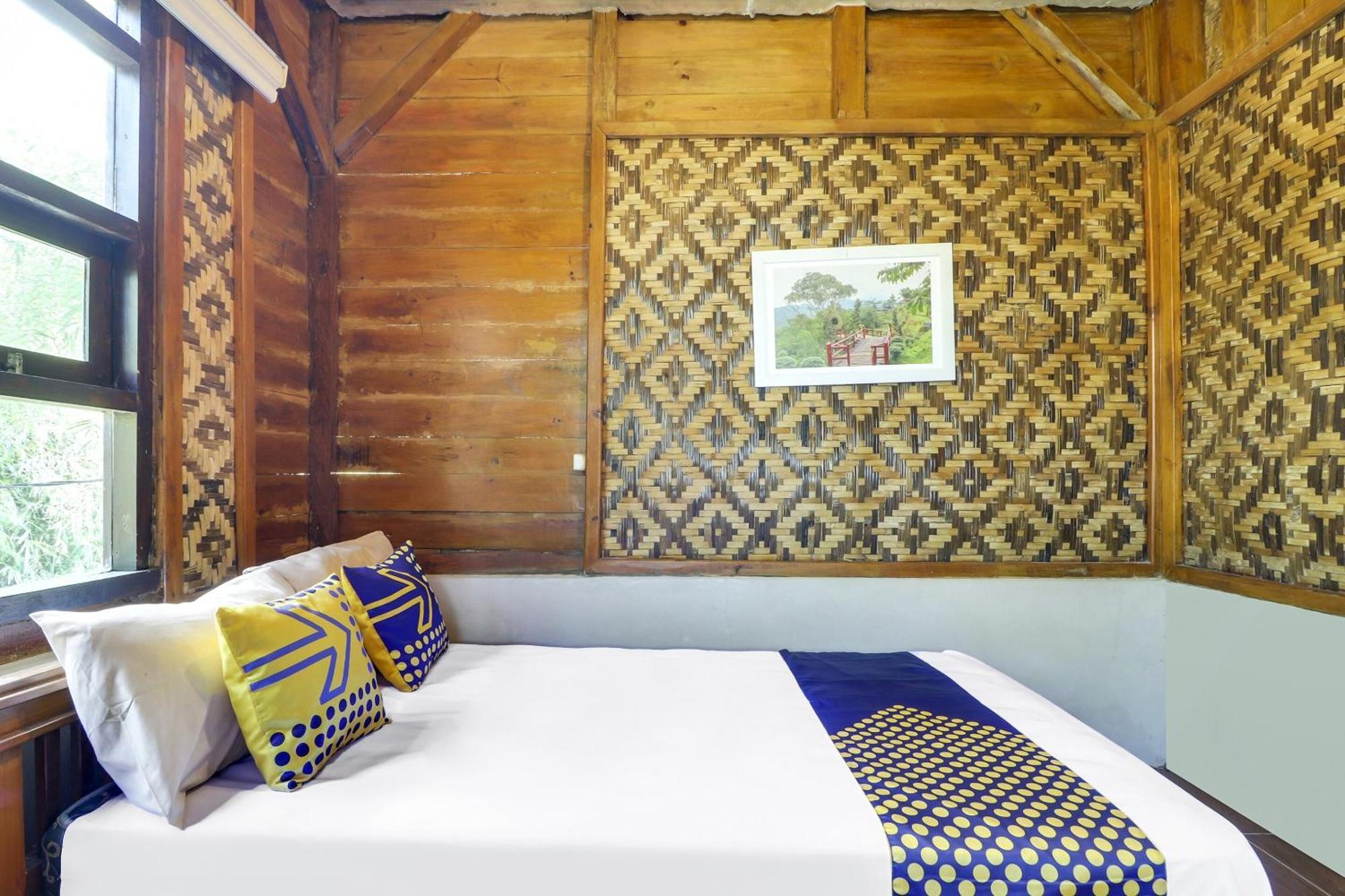 Oyo Homes 90956 Desa Wisata Guranteng Pendjalu Екстериор снимка