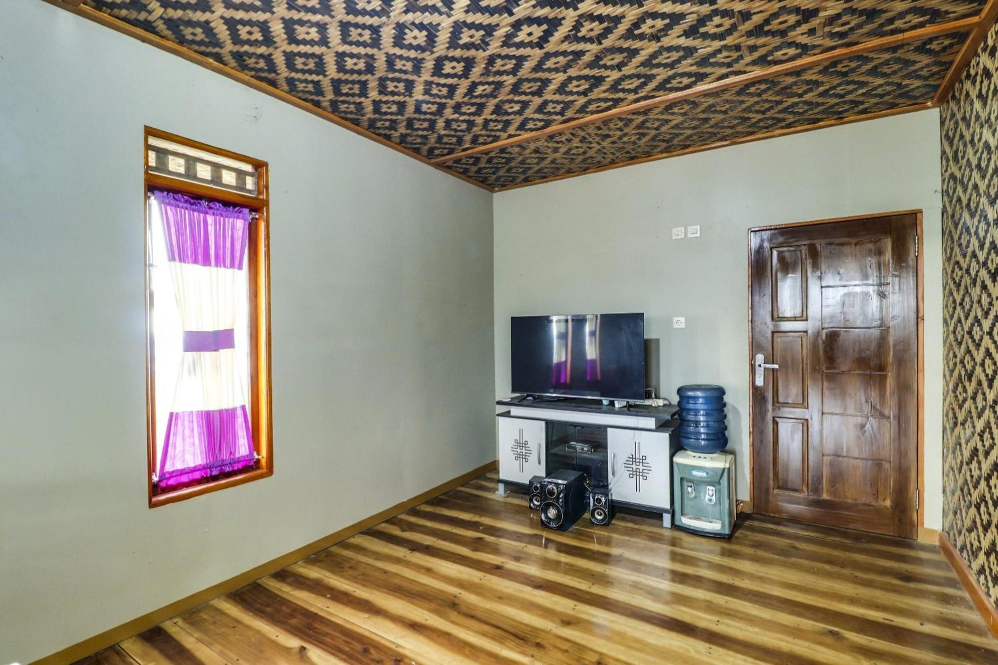 Oyo Homes 90956 Desa Wisata Guranteng Pendjalu Екстериор снимка